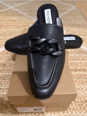 Steve Madden Women’s Cally Black Buckle Mules Size 7.5M Brand New in Box